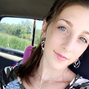 Meet your Posher, Lydia